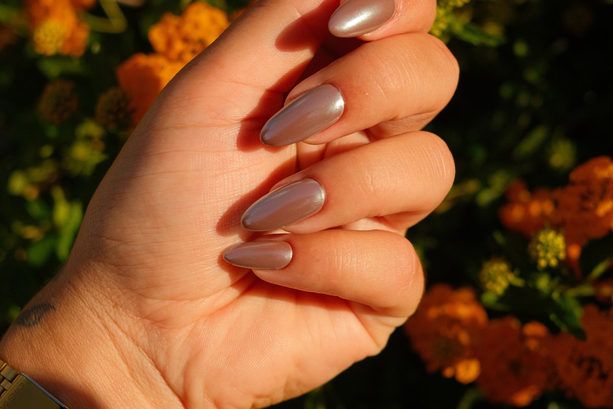 simple back to school nails in sheer pink on short natural nails