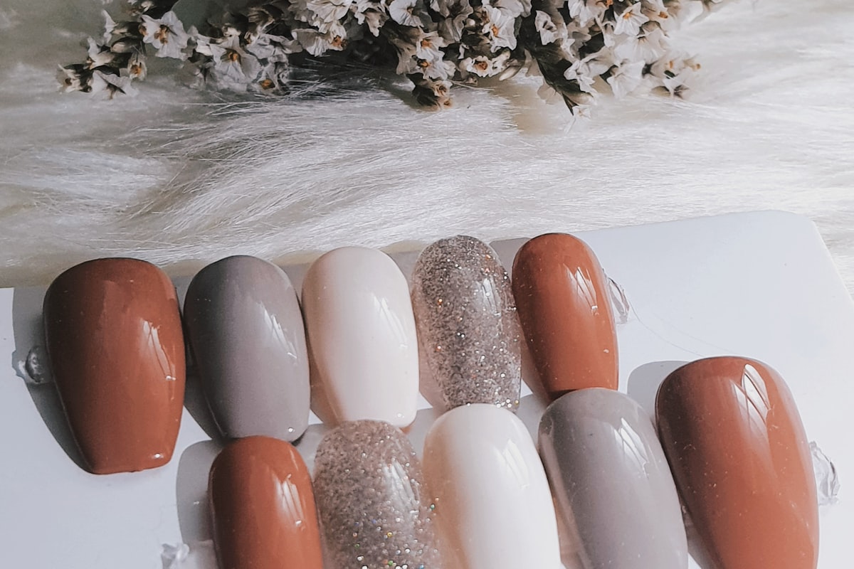 late summer nails — terracotta and golden nude manicure