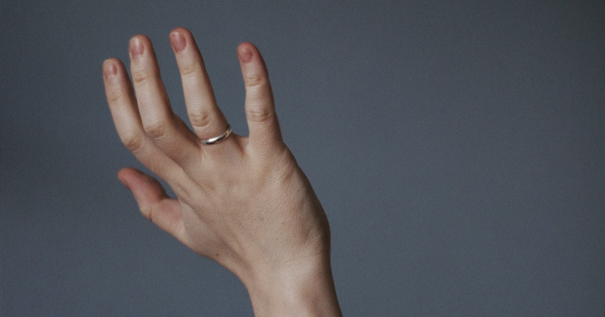 teacher nails 2026 — professional short manicure ideas for the classroom