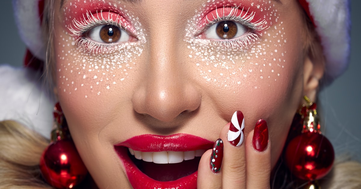Christmas nails 2026 shown with festive holiday styling